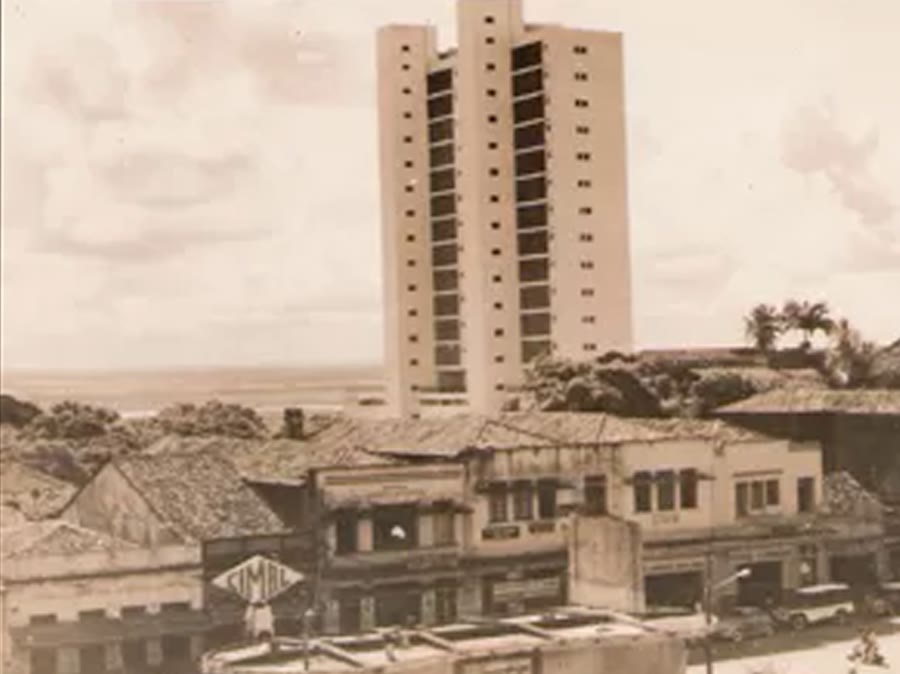Edifício 18 Andares