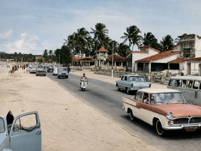 Praia de Tambaú — cena da orla restaurada e colorizada